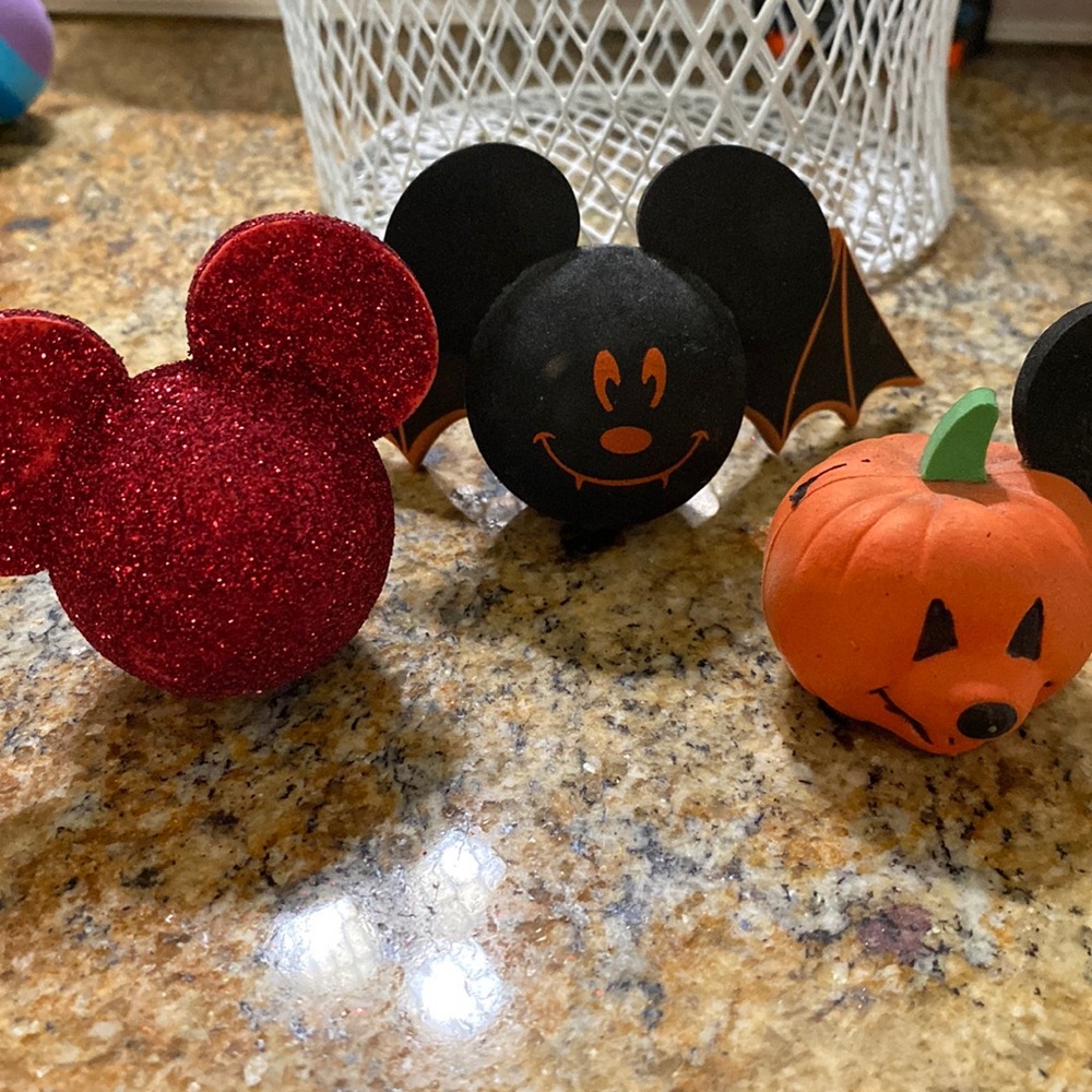 Vintage Set of 3 antena toppers Disney resort bat 🦇 pumpkin 🎃 red glitter